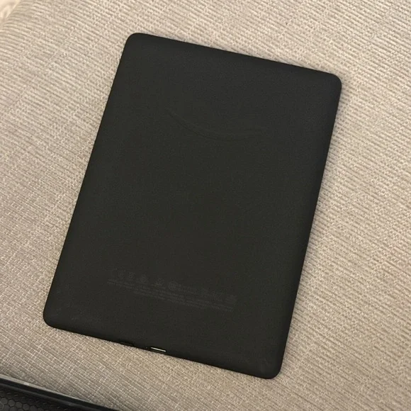 Kindle Paperwhite 11th Generation & Case - Picture 4 of 4